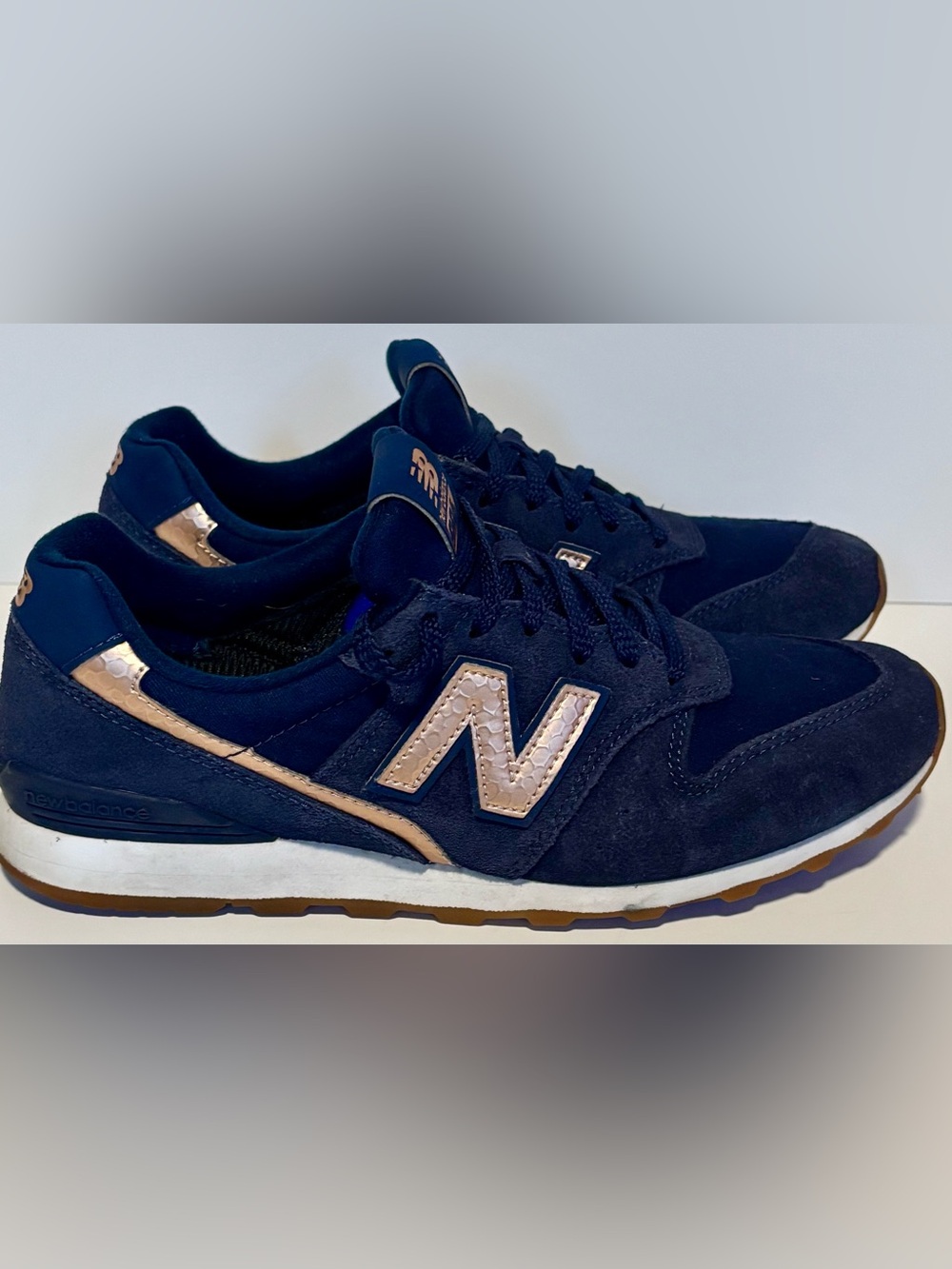 New Balance 996 Navy Blue Suede Gum Sole | Women’s Size 9 WL996JCR
